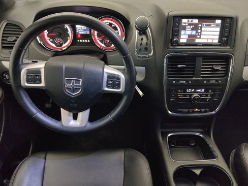 Used 2016 Dodge Grand Caravan R/T FWD image 22