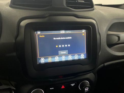 Used 2019 Jeep Renegade Latitude w/ Cold Weather Group image 69