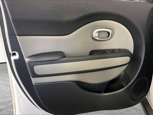 Used 2015 Kia Soul + FWD image 10