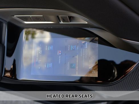 Used 2025 BMW 740i image 10