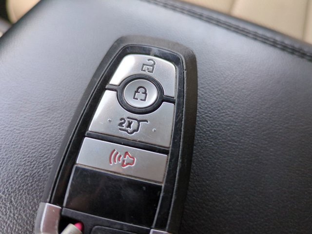 Used 2022 Ford Explorer XLT RWD image 32