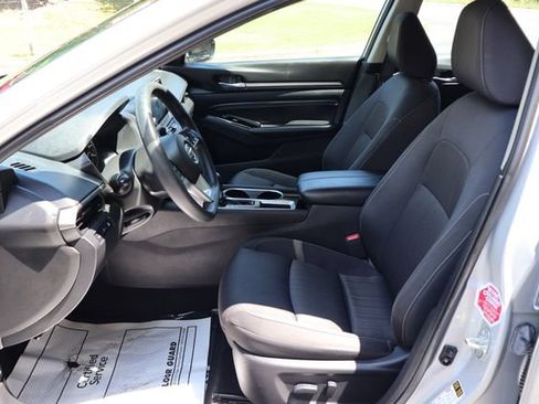 Used 2021 Nissan Altima 2.5 SV FWD image 16
