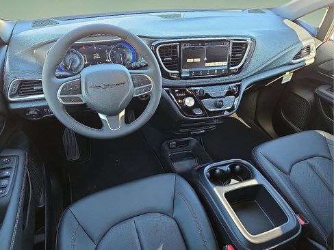 New 2026 Chrysler Pacifica Select image 12