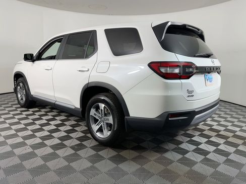 New 2025 Honda Pilot EX-L image 3