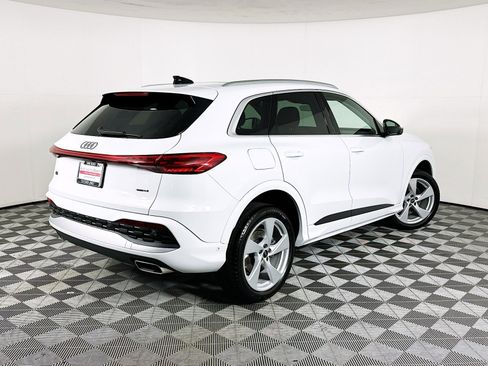 Used 2025 Audi Q5 Premium Plus w/ Premium Plus AWD/4WD image 14