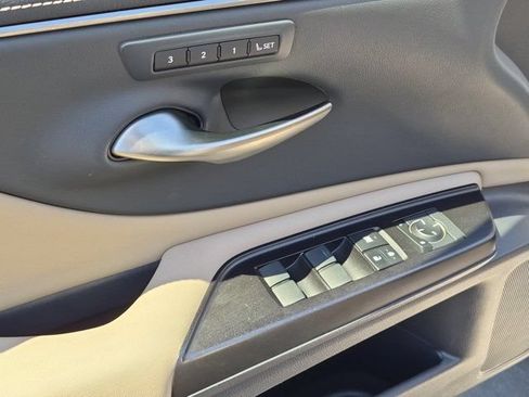 Used 2019 Lexus ES 300h w/ Premium Package FWD image 15