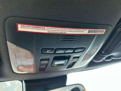 Used 2021 Toyota Corolla SE image 28