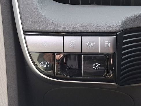 Used 2025 Hyundai Ioniq 5 SEL image 25