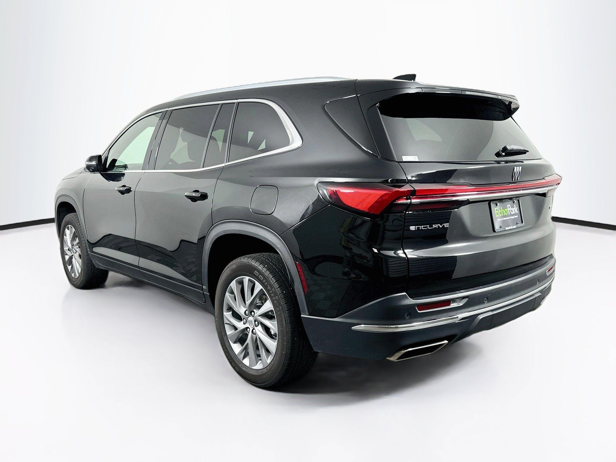 Used 2025 Buick Enclave Preferred FWD image 5