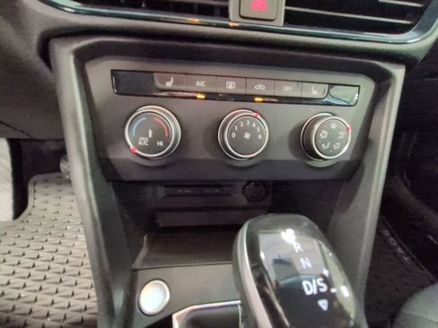 Used 2022 Volkswagen Taos SE image 17