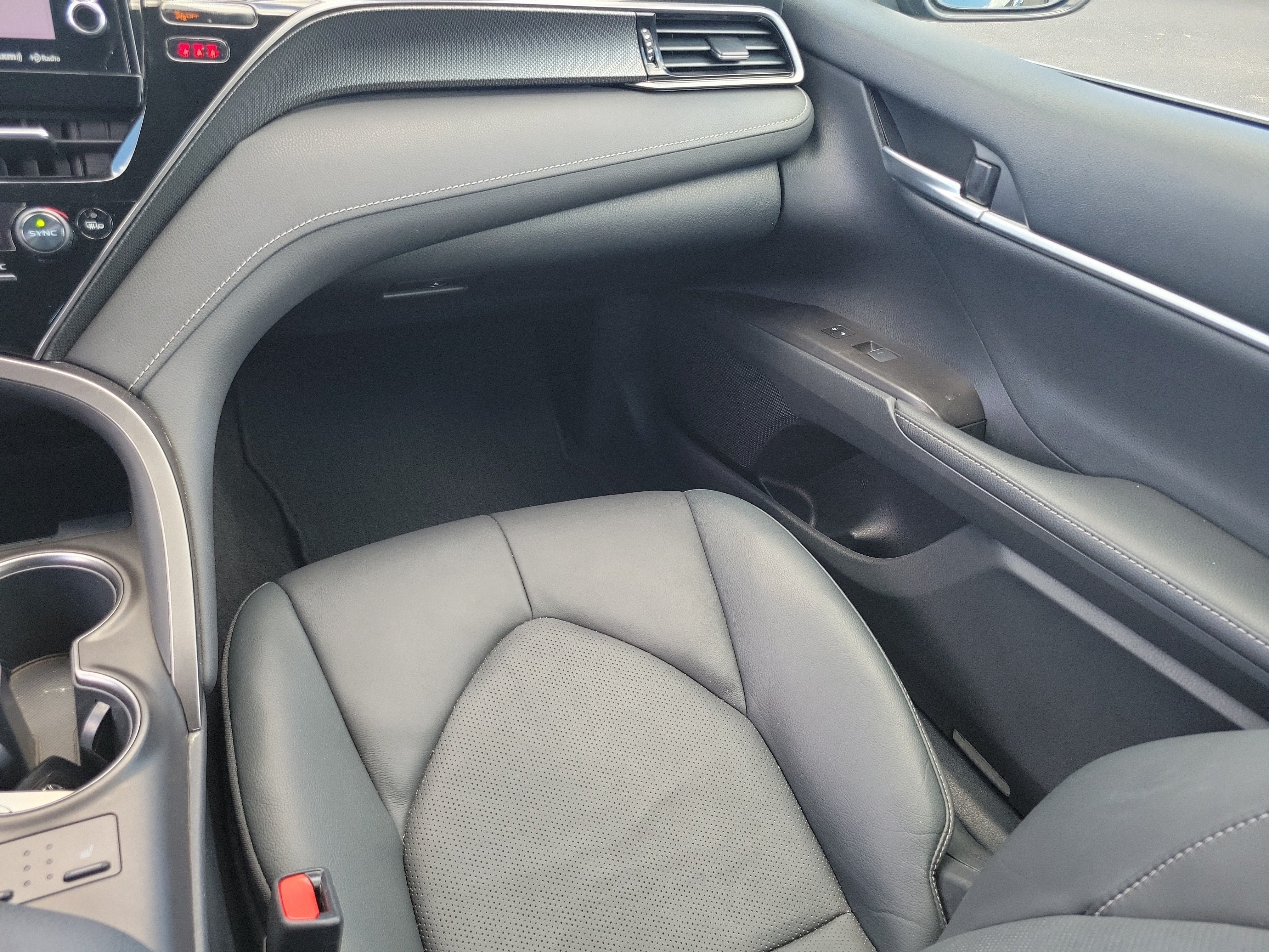 Used 2021 Toyota Camry XSE AWD/4WD image 18