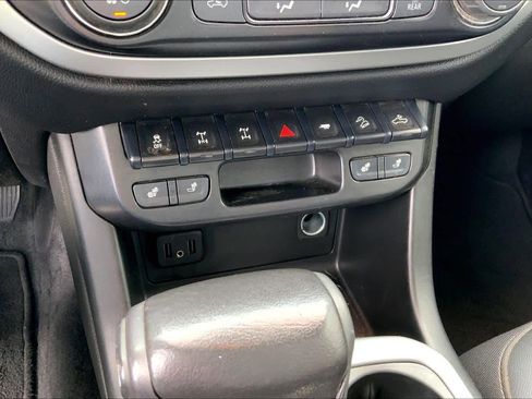 Used 2021 Chevrolet Colorado ZR2 w/ ZR2 Dusk Special Edition AWD/4WD image 35