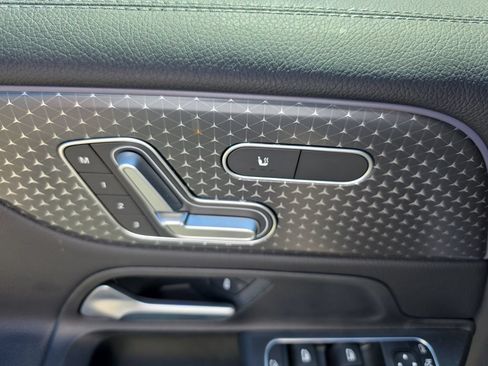 Certified 2025 Mercedes-Benz GLB 250 4MATIC image 22