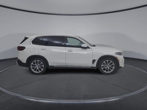 Used 2025 BMW X5 xDrive50e AWD/4WD image 18