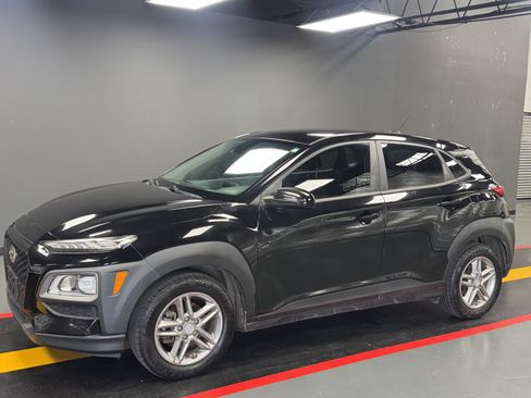 Used 2020 Hyundai Kona SE FWD image 2