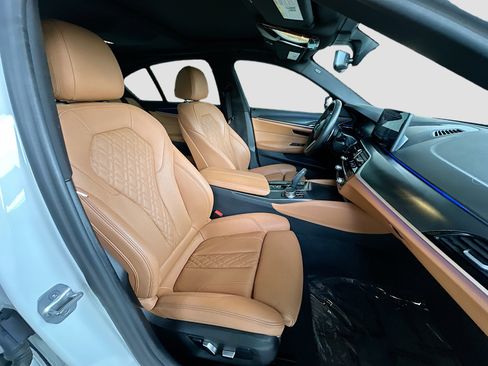 Used 2023 BMW 540i w/ M Sport Package image 29
