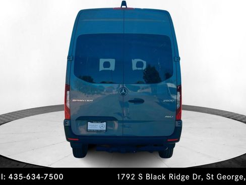 Used 2025 Mercedes-Benz Sprinter 2500 image 4