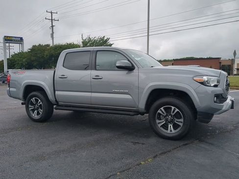 Used 2019 Toyota Tacoma TRD Sport AWD/4WD image 1