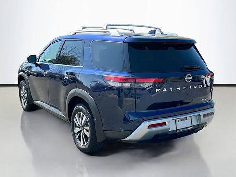 Used 2023 Nissan Pathfinder SL image 5