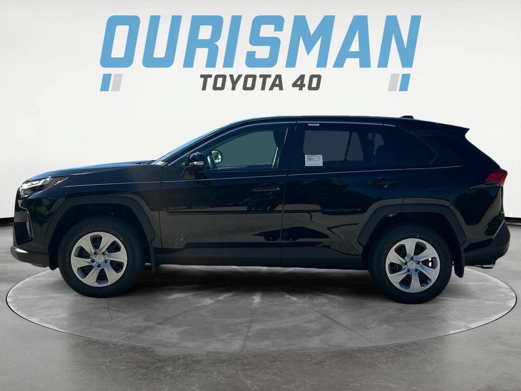 Used 2025 Toyota RAV4 LE AWD/4WD image 4