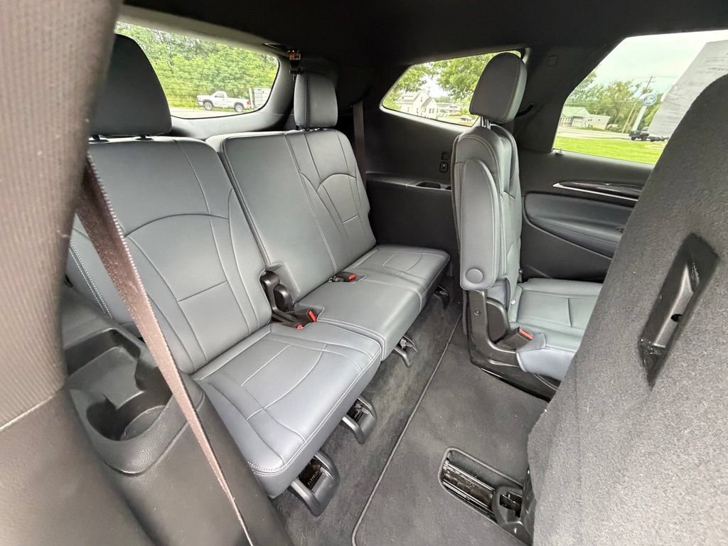 Used 2024 Buick Enclave Essence AWD/4WD image 42