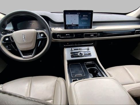 Used 2021 Lincoln Aviator 2WD image 16
