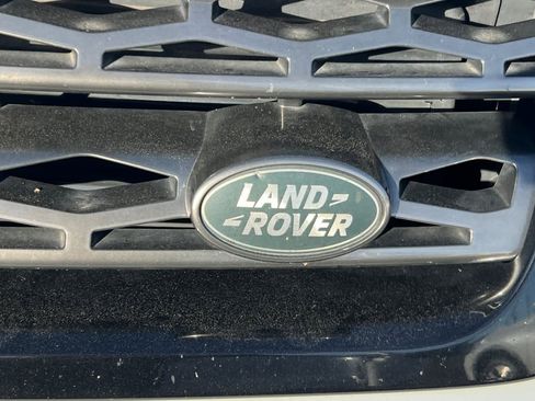 Used 2017 Land Rover Range Rover Sport SE image 11