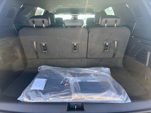 New 2026 Chevrolet Traverse LT w/ Enhanced Driving Package image 9