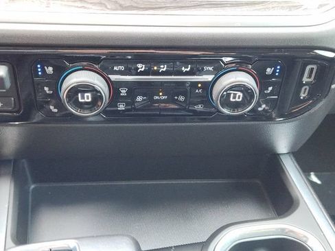 Used 2022 Chevrolet Silverado 1500 LTZ w/ LTZ Premium Texas Edition AWD/4WD image 20