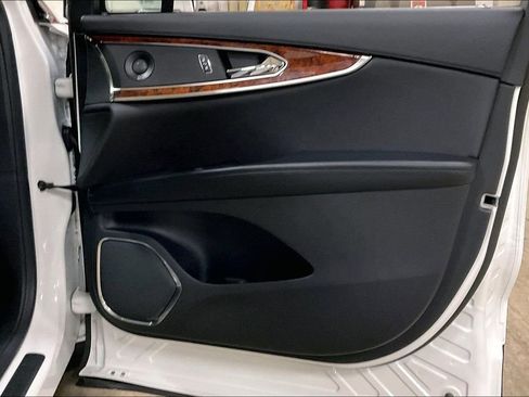 Used 2020 Lincoln Nautilus Reserve image 23