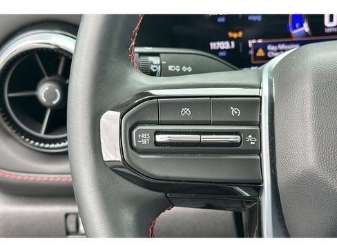 Used 2025 Chevrolet Colorado Z71 AWD/4WD image 27