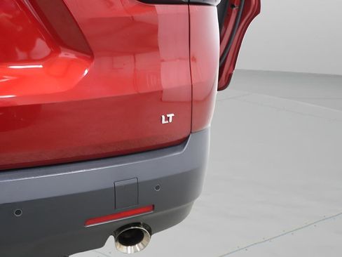 Used 2023 Chevrolet Traverse LT image 33