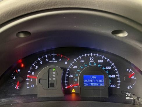 Used 2011 Toyota Camry XLE w/ SE/XLE Extra-Value Pkg image 11