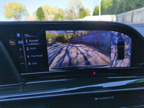 Used 2023 Cadillac Escalade Premium Luxury image 31