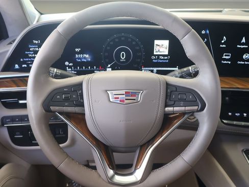 Used 2022 Cadillac Escalade ESV Premium Luxury Platinum w/ LPO, Radiant Package AWD/4WD image 18