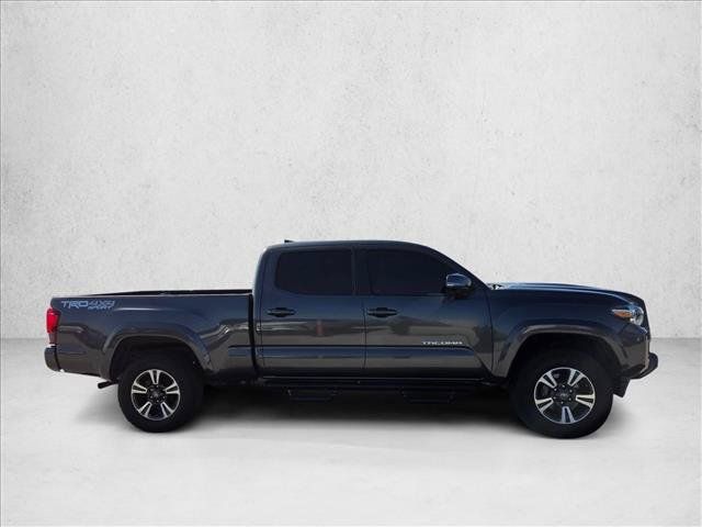 Used 2019 Toyota Tacoma TRD Sport w/ Technology Package AWD/4WD image 4