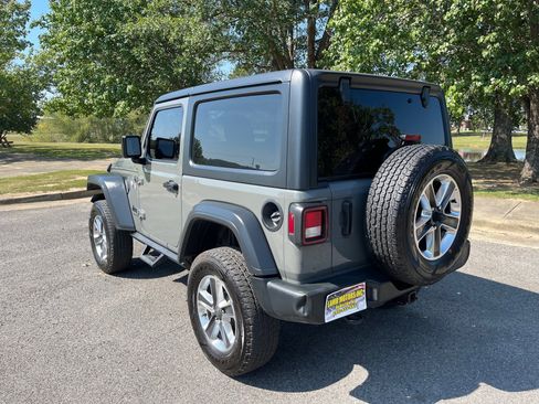 Used 2020 Jeep Wrangler Sport image 3