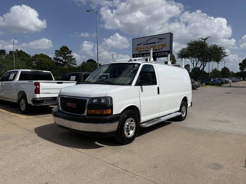 Used 2020 GMC Savana 2500 w/ Driver Convenience Package RWD image 3