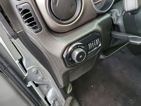 Used 2020 Jeep Wrangler Unlimited Sport image 11