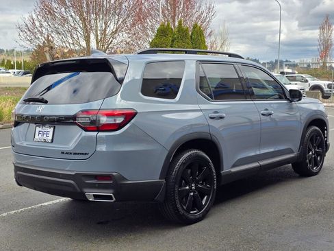 Certified 2025 Honda Pilot Black Edition image 5