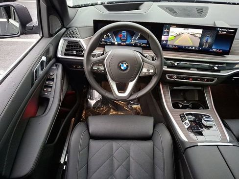 Certified 2025 BMW X5 xDrive40i w/ Executive Package image 11