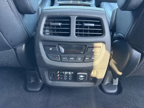 Used 2018 Honda Pilot Elite image 16
