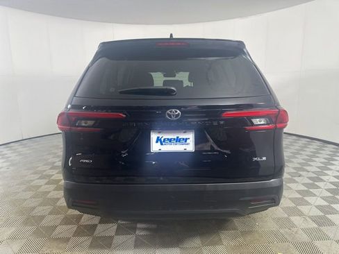 Used 2024 Toyota Grand Highlander XLE image 3