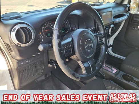Used 2015 Jeep Wrangler Unlimited Rubicon w/ Connectivity Group image 15