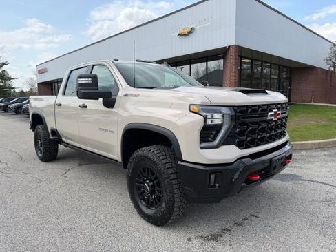 New 2026 Chevrolet Silverado 2500 ZR2 AWD/4WD image 1