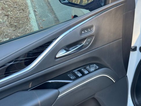 Used 2023 Cadillac Escalade ESV Sport w/ Touring Package image 20