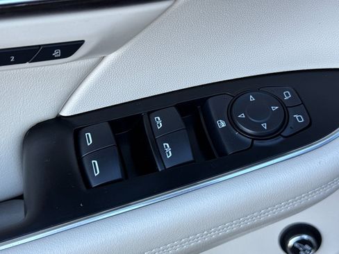 Used 2021 Buick Envision Avenir w/ Technology Package II image 12