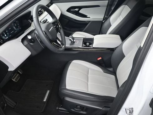 Used 2025 Land Rover Range Rover Evoque Dynamic SE image 6