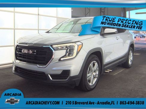 Used 2022 GMC Terrain SLE FWD image 1