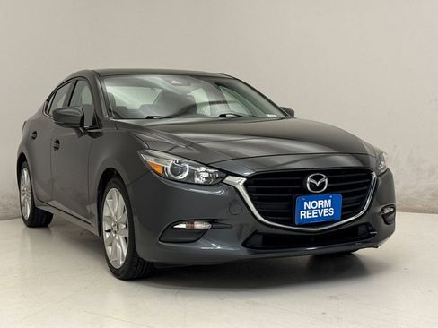 Used 2017 MAZDA MAZDA3 Touring w/ Popular Equipment Package FWD image 4
